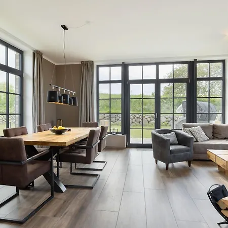 Reetdachhaus Seeblick * Hohenkirchen (Nordwestmecklenburg)