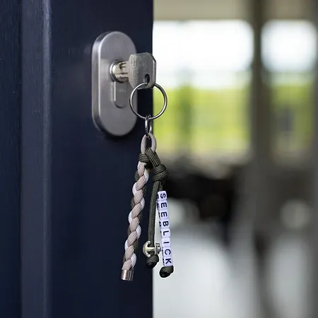 Reetdachhaus Seeblick 度假居 *